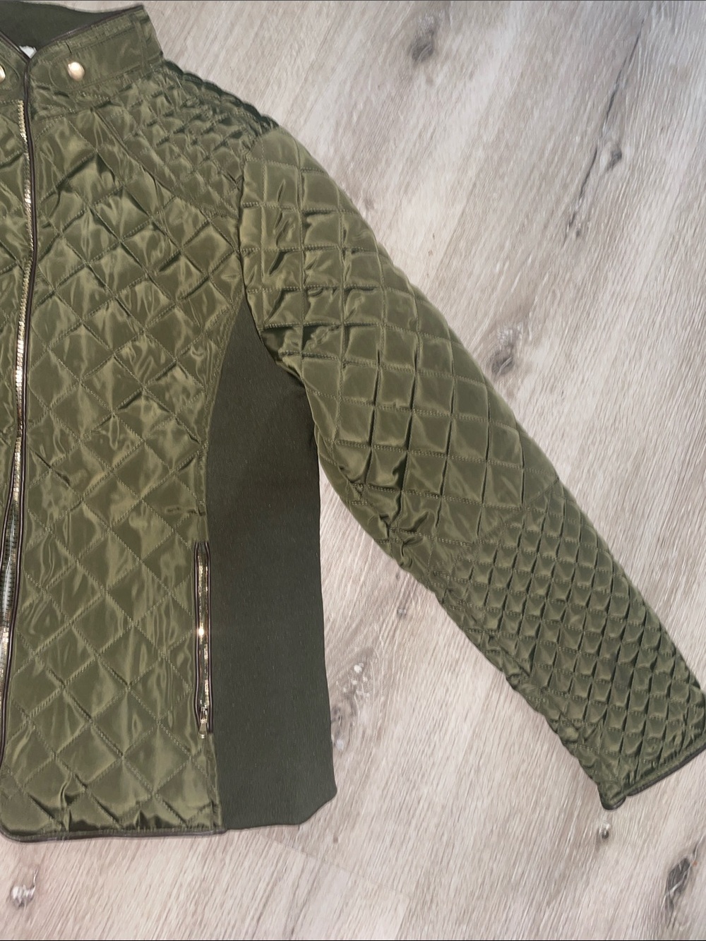 Quilted Olive Green Women's Puffer Jacket with Stand Collar - Picture 5 of 12